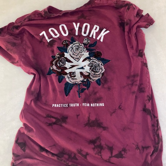 💙 Zoo York Black and Pink Tie-Dye T-Shirt Featuring Elaborate Embroidery Size M - Picture 10 of 13